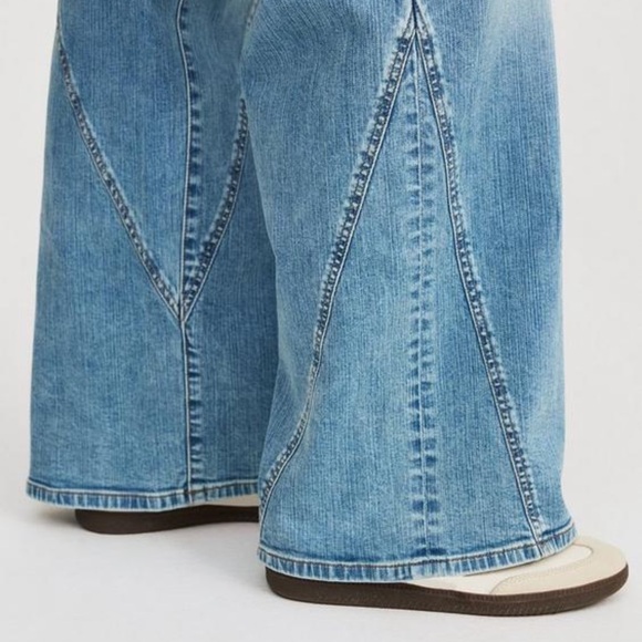 Torrid Light Blue Flare Jeans - Picture 4 of 5